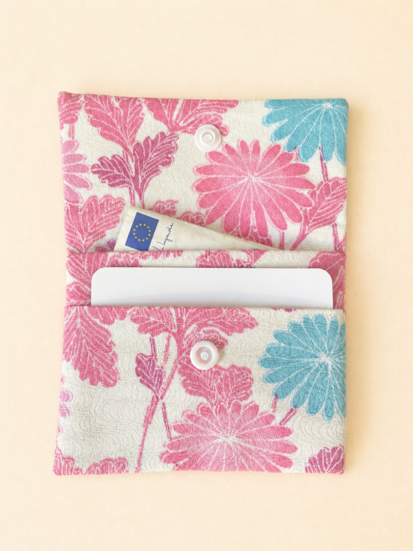 20D6AD51-3C04-4E8A-9DCC-CAC2F5DBF547 Pochette artisanale en tissu de kimono