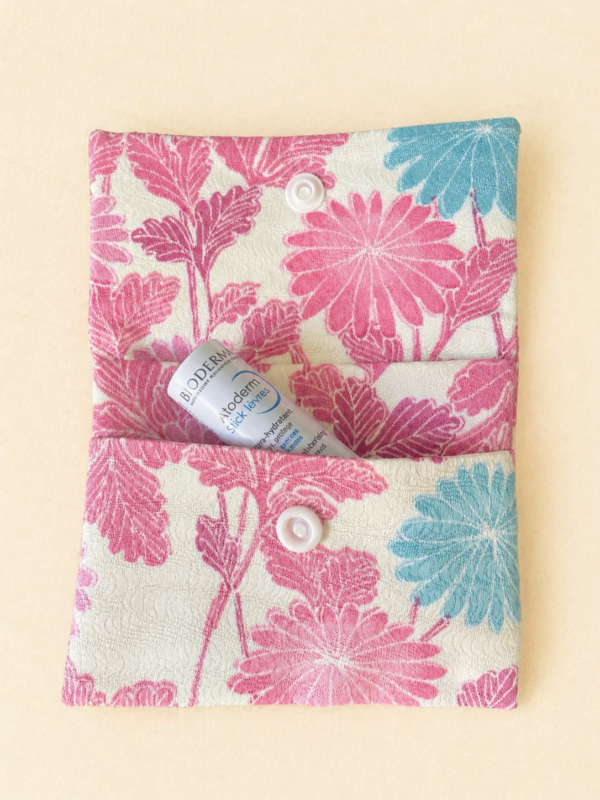 6733E39A-80C5-4B13-BE8E-3513DADF0BE2 Pochette artisanale en tissu de kimono