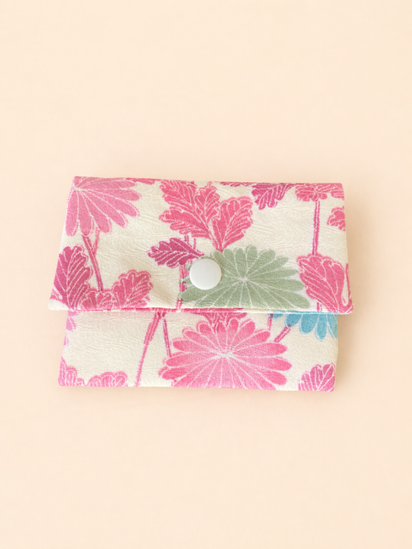67C2D47C-3A05-4262-B6FB-1550BF160734 Pochette artisanale en tissu de kimono